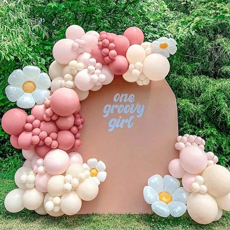 ballon anniversaire fleur arche rideau rose peche