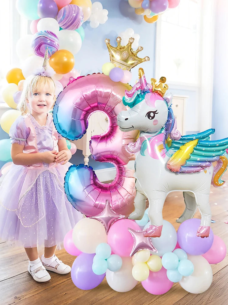 ballon anniversaire licorne chiffre trois multicolor latex couronne petite fille