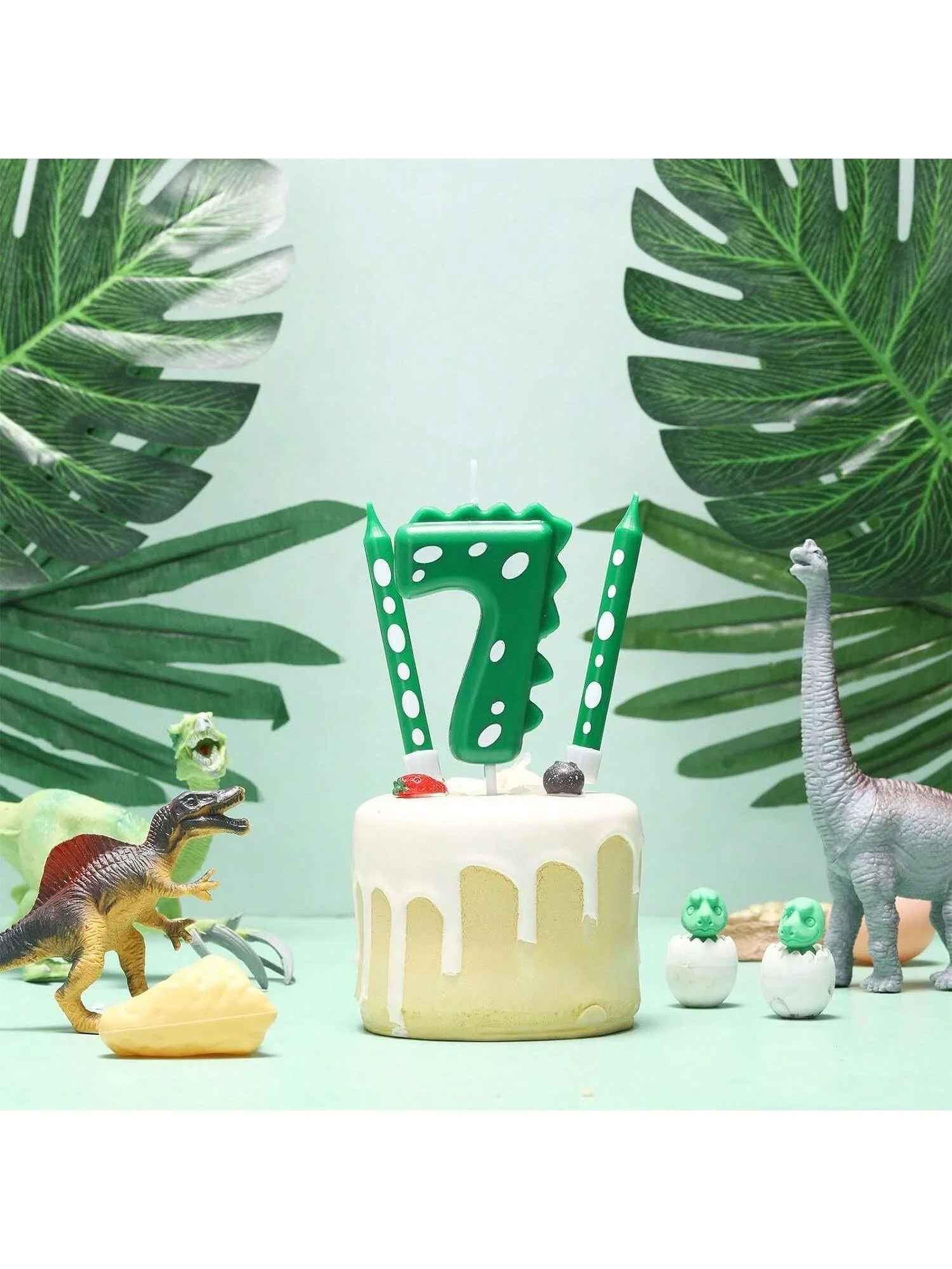 bougie anniversaire 7 dinosaure gateau blanc