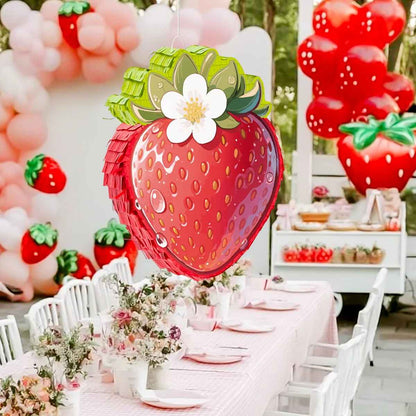 pinata fraise table chaises blanches