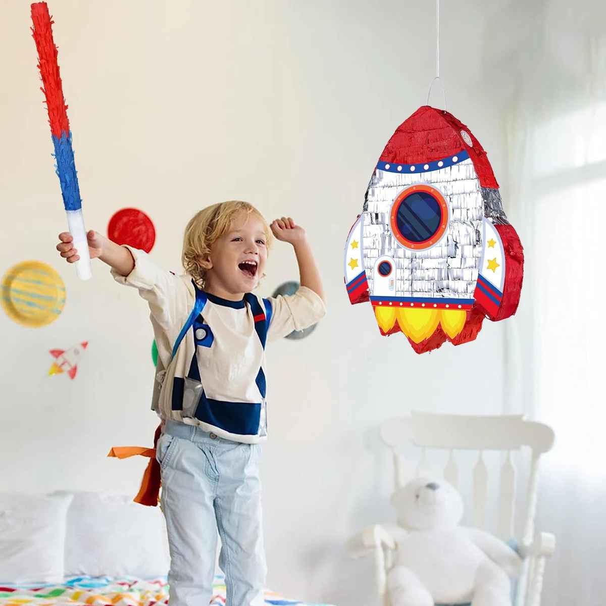 pinata fusee baton enfant garcon chaise